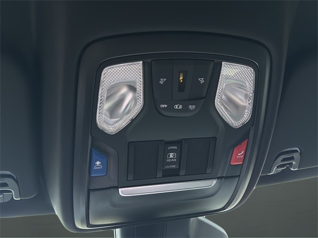 Ram 1500 Vehicle Full-screen Gallery Image 22