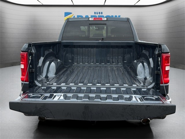 Ram 1500 Vehicle Full-screen Gallery Image 24
