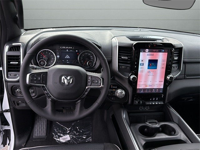 Ram 1500 Vehicle Full-screen Gallery Image 12