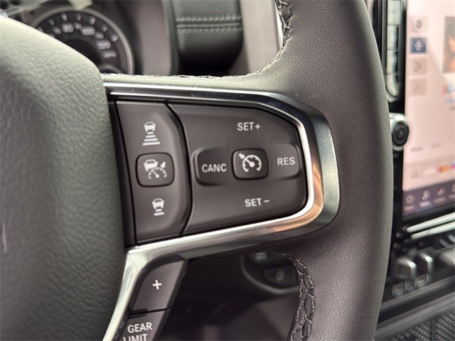 Ram 1500 Vehicle Full-screen Gallery Image 18