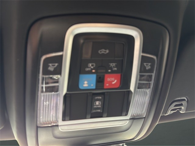 Ram 1500 Vehicle Full-screen Gallery Image 22