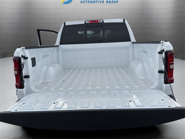 Ram 1500 Vehicle Full-screen Gallery Image 24