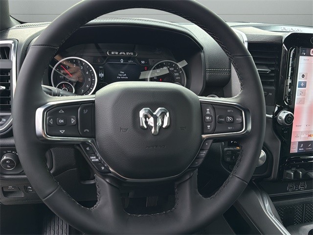 Ram 1500 Vehicle Full-screen Gallery Image 25
