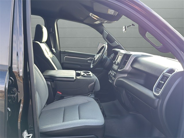 Ram 1500 Vehicle Full-screen Gallery Image 15