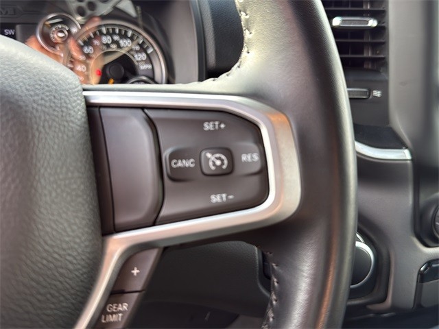 Ram 1500 Vehicle Full-screen Gallery Image 18