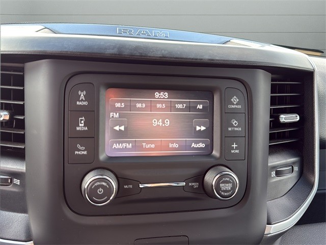 Ram 1500 Vehicle Full-screen Gallery Image 19