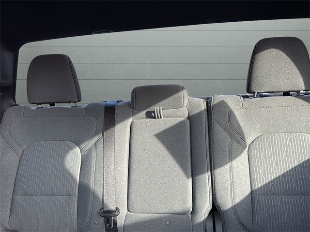 Ram 1500 Vehicle Full-screen Gallery Image 25