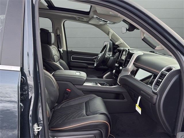 Ram 1500 Vehicle Full-screen Gallery Image 15