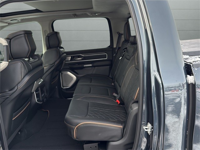 Ram 1500 Vehicle Full-screen Gallery Image 17