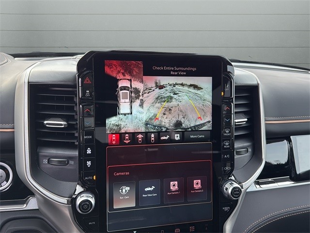 Ram 1500 Vehicle Full-screen Gallery Image 21