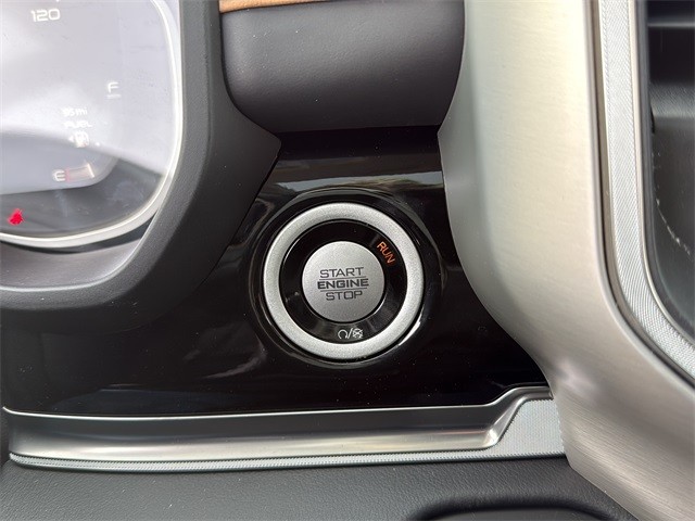 Ram 1500 Vehicle Full-screen Gallery Image 23