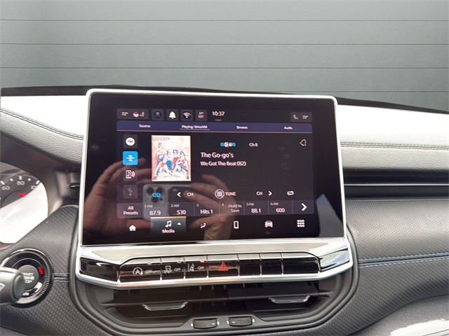 Jeep Compass Vehicle Full-screen Gallery Image 21