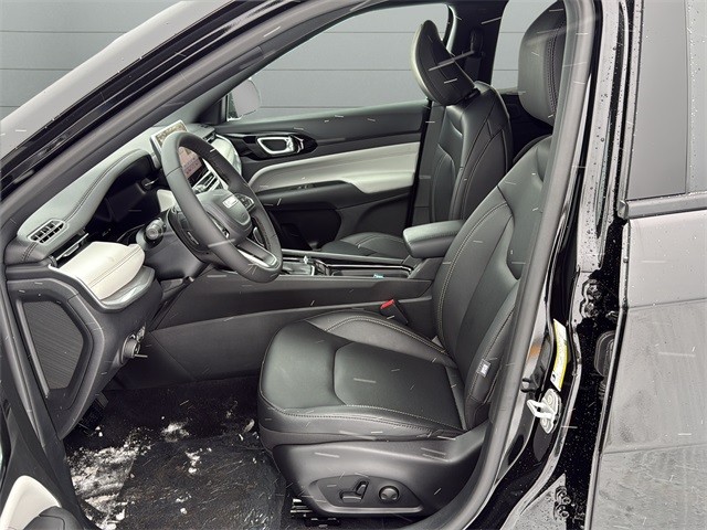 Jeep Compass Vehicle Full-screen Gallery Image 10