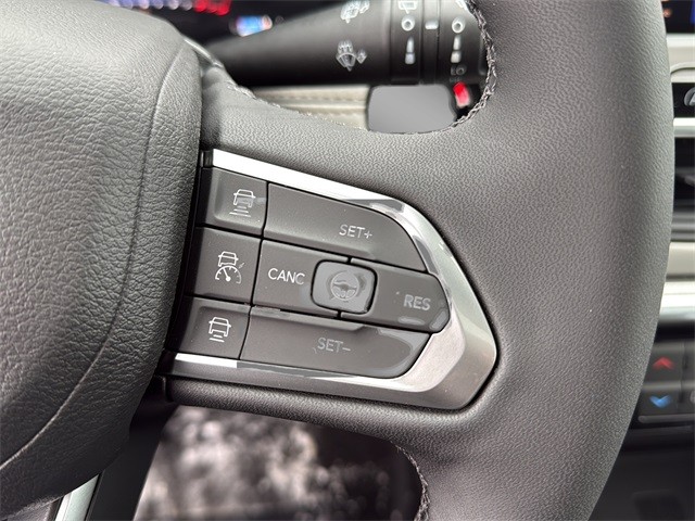 Jeep Compass Vehicle Full-screen Gallery Image 19