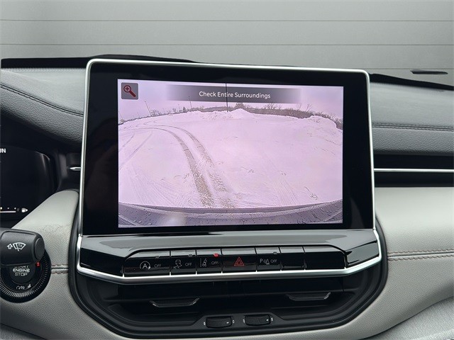 Jeep Compass Vehicle Full-screen Gallery Image 22