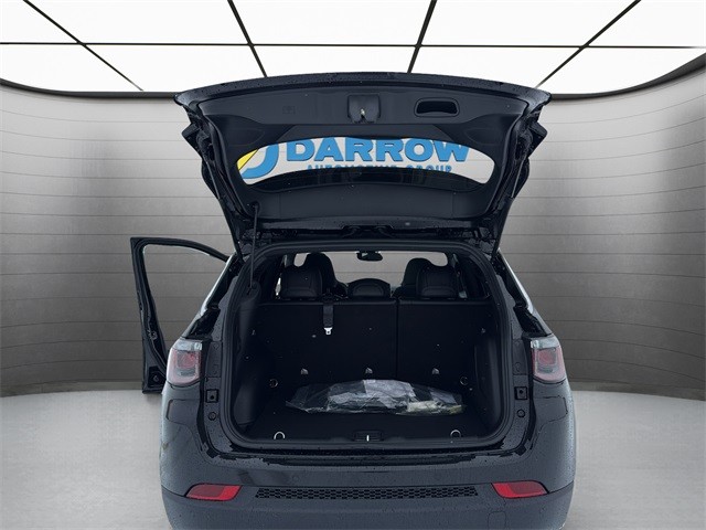 Jeep Compass Vehicle Full-screen Gallery Image 25