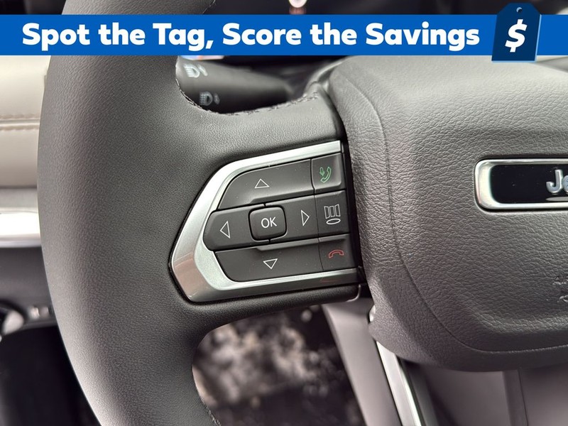 Jeep Compass Vehicle Full-screen Gallery Image 9