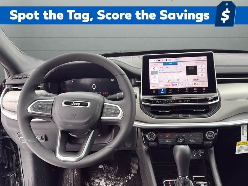 Jeep Compass Vehicle Full-screen Gallery Image 12