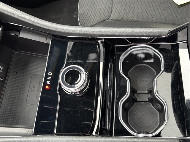 Jeep Grand Cherokee L Vehicle Full-screen Gallery Image 20