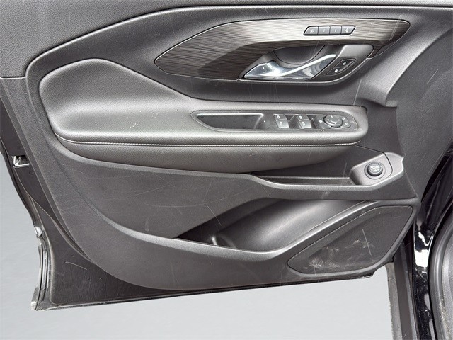 GMC Terrain Vehicle Full-screen Gallery Image 10