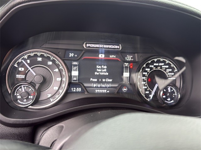 Ram 2500 Vehicle Full-screen Gallery Image 12