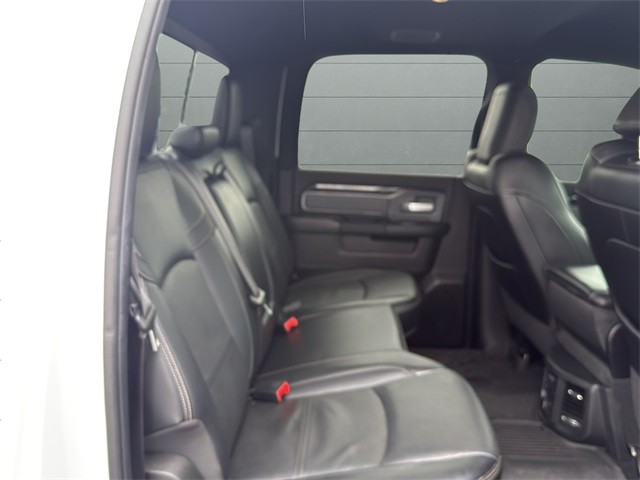 Ram 2500 Vehicle Full-screen Gallery Image 13