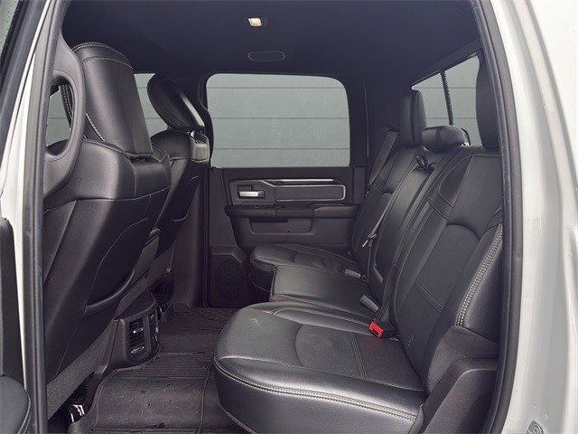 Ram 2500 Vehicle Full-screen Gallery Image 15