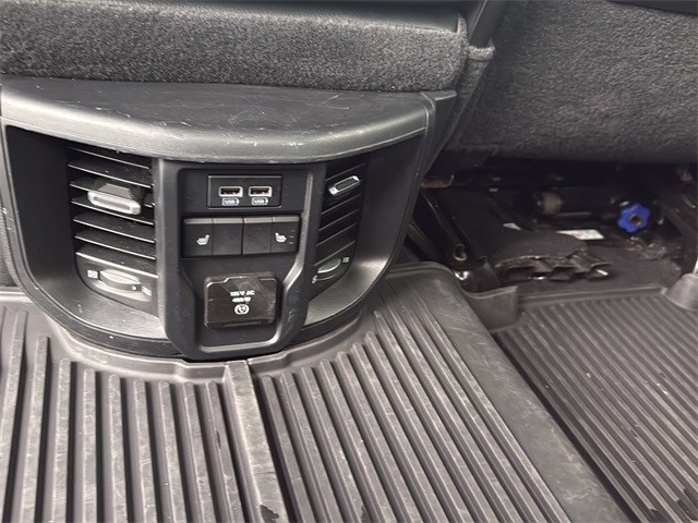 Ram 2500 Vehicle Full-screen Gallery Image 16
