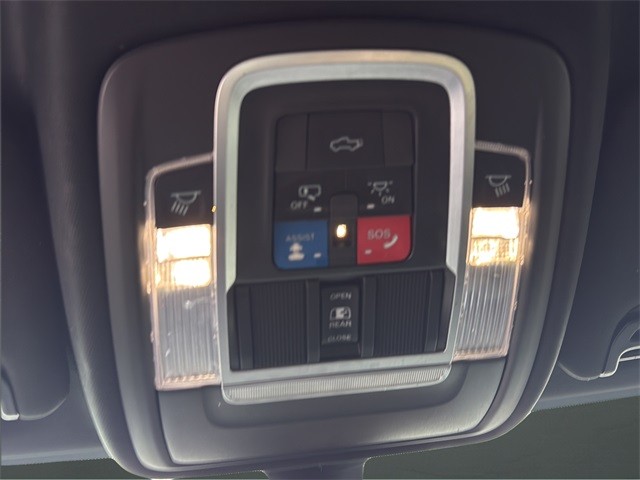 Ram 2500 Vehicle Full-screen Gallery Image 20