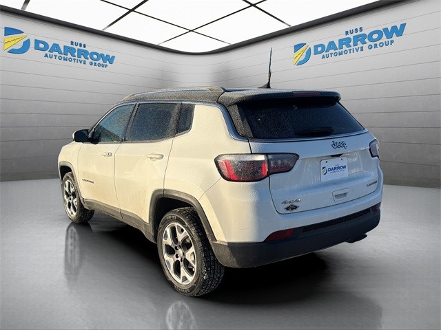 Jeep Compass Vehicle Full-screen Gallery Image 3