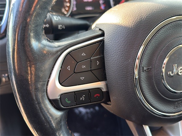 Jeep Compass Vehicle Full-screen Gallery Image 9