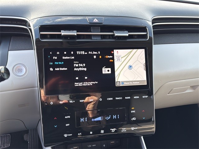 Hyundai Tucson Vehicle Full-screen Gallery Image 21