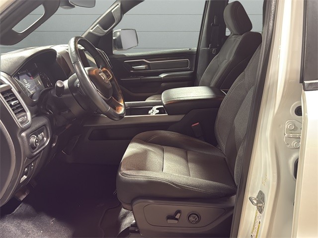 Ram 1500 Vehicle Full-screen Gallery Image 10