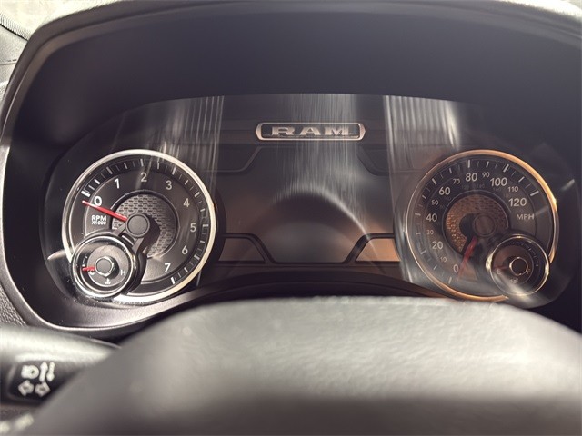 Ram 1500 Vehicle Full-screen Gallery Image 13