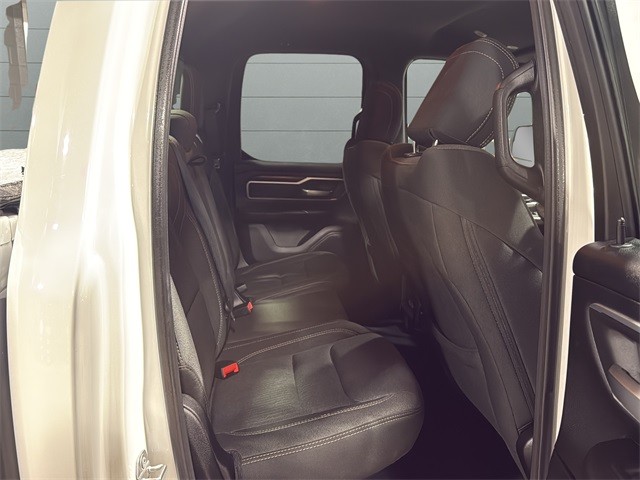 Ram 1500 Vehicle Full-screen Gallery Image 14