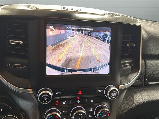 Ram 1500 Vehicle Full-screen Gallery Image 20
