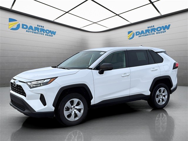 2024 Toyota RAV4 LE's photo