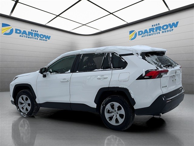 Toyota RAV4 Vehicle Full-screen Gallery Image 3