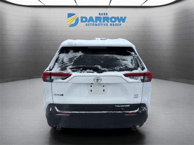 Toyota RAV4 Vehicle Full-screen Gallery Image 4