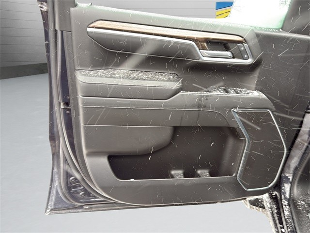 Chevrolet Silverado 1500 Vehicle Full-screen Gallery Image 11