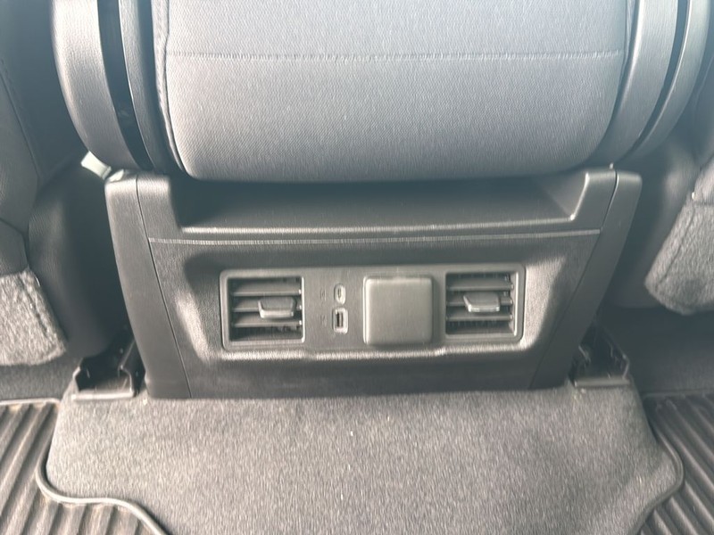 Chevrolet Silverado 1500 Vehicle Full-screen Gallery Image 17