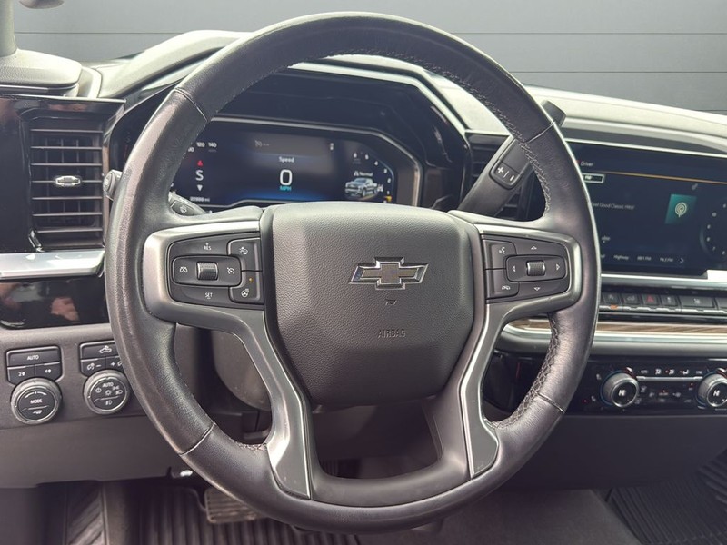 Chevrolet Silverado 1500 Vehicle Full-screen Gallery Image 25