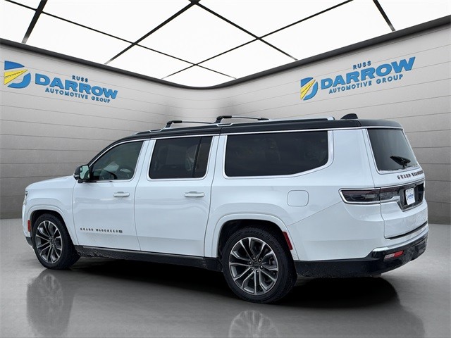 Jeep Grand Wagoneer L Vehicle Full-screen Gallery Image 3