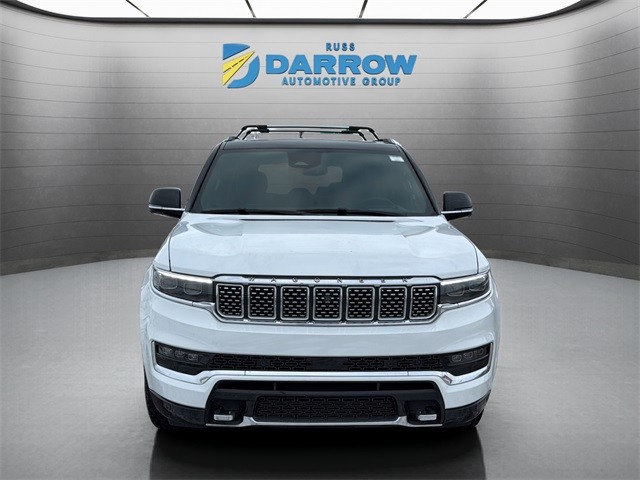 Jeep Grand Wagoneer L Vehicle Full-screen Gallery Image 8