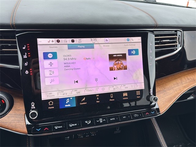 Jeep Grand Wagoneer L Vehicle Full-screen Gallery Image 20