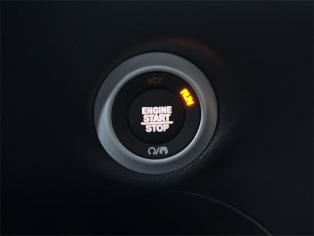 Chrysler Pacifica Vehicle Full-screen Gallery Image 22