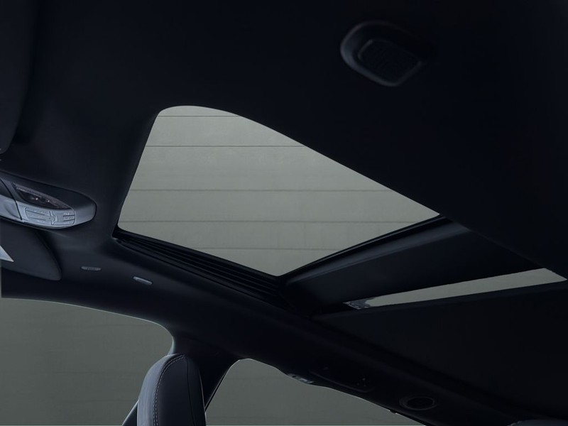 Chrysler Pacifica Vehicle Full-screen Gallery Image 16