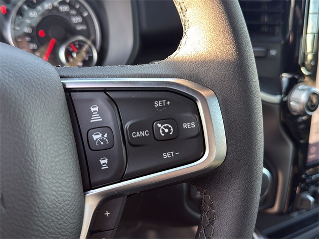 Ram 1500 Vehicle Full-screen Gallery Image 18