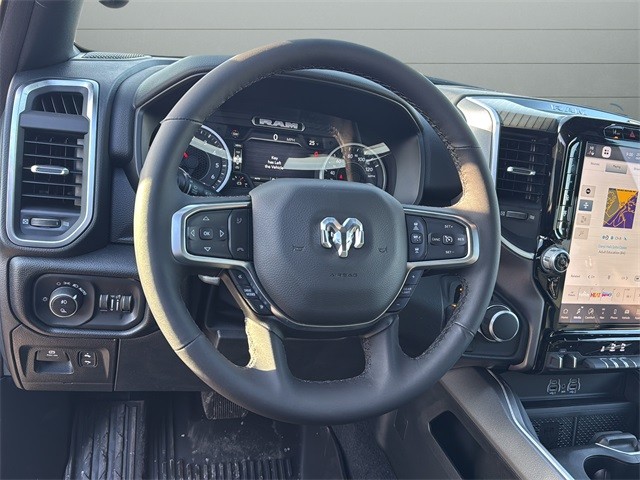 Ram 1500 Vehicle Full-screen Gallery Image 23