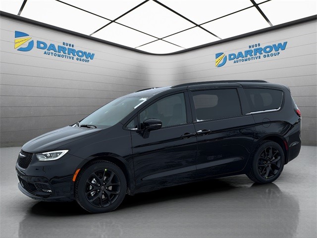 2026 Chrysler Pacifica Limited's photo